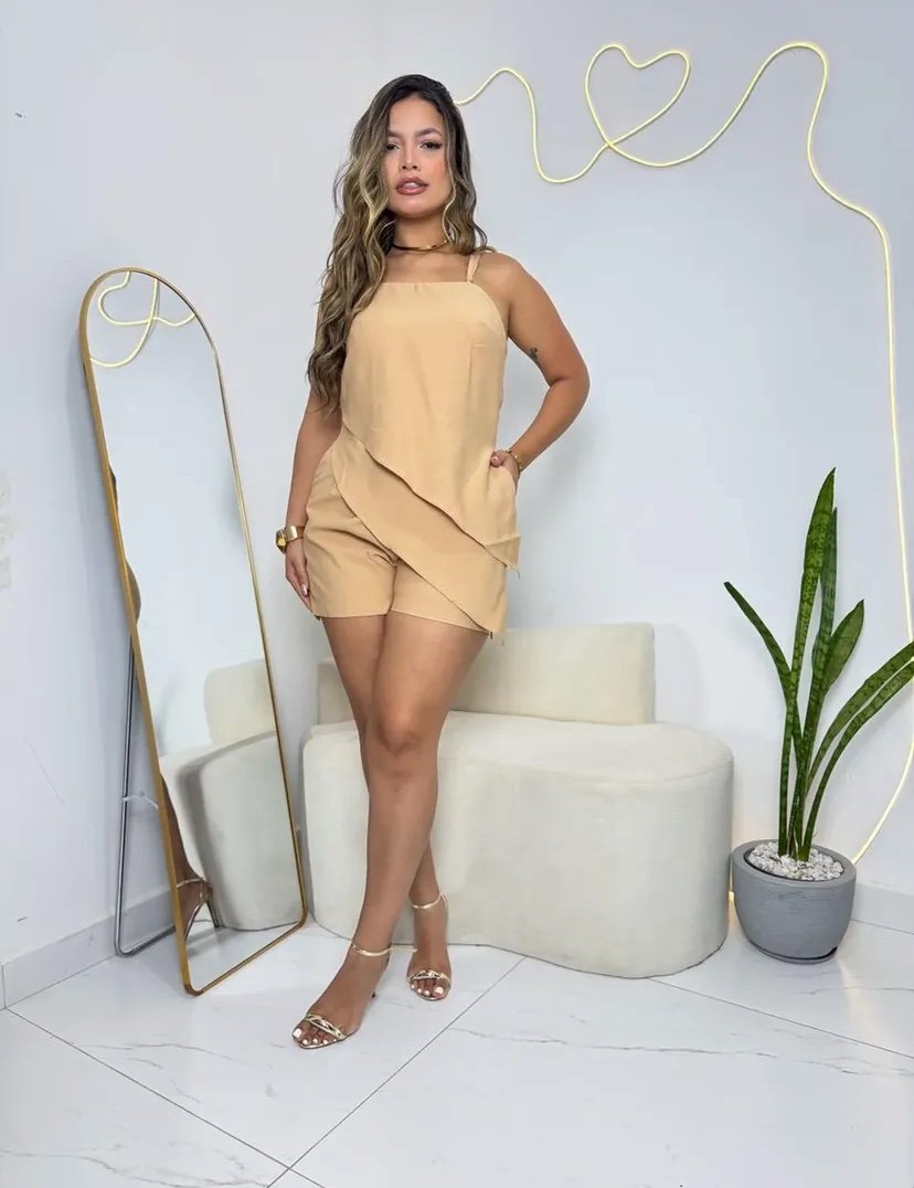 2354 Conjunto blusa regata alça fina assimétrica 2 babados e shorts alfaiataria