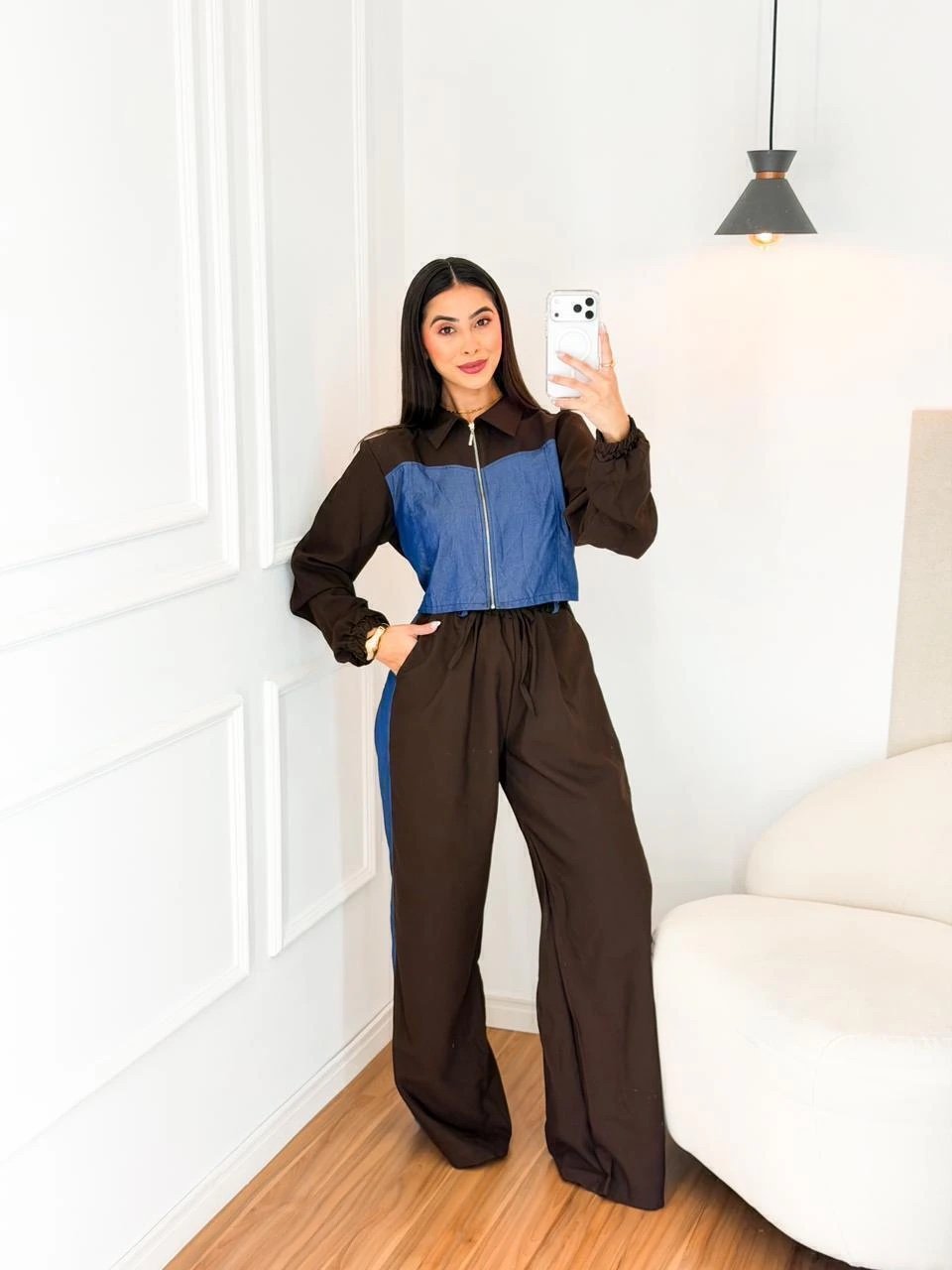 2576 Conjunto Yan jaqueta cropped zíper e calça pantalona bicolor jeans alfaiataria - Imagem 3