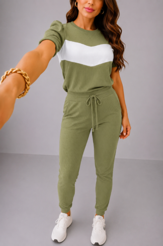2626 Conjunto Leo blusa t-shirt manga curta princesa faixa branca e calça estilo jogger canelado