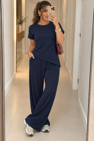 2243 Conjunto Gabi blusa manga curta assimétrica e calça max pantalona canelado
