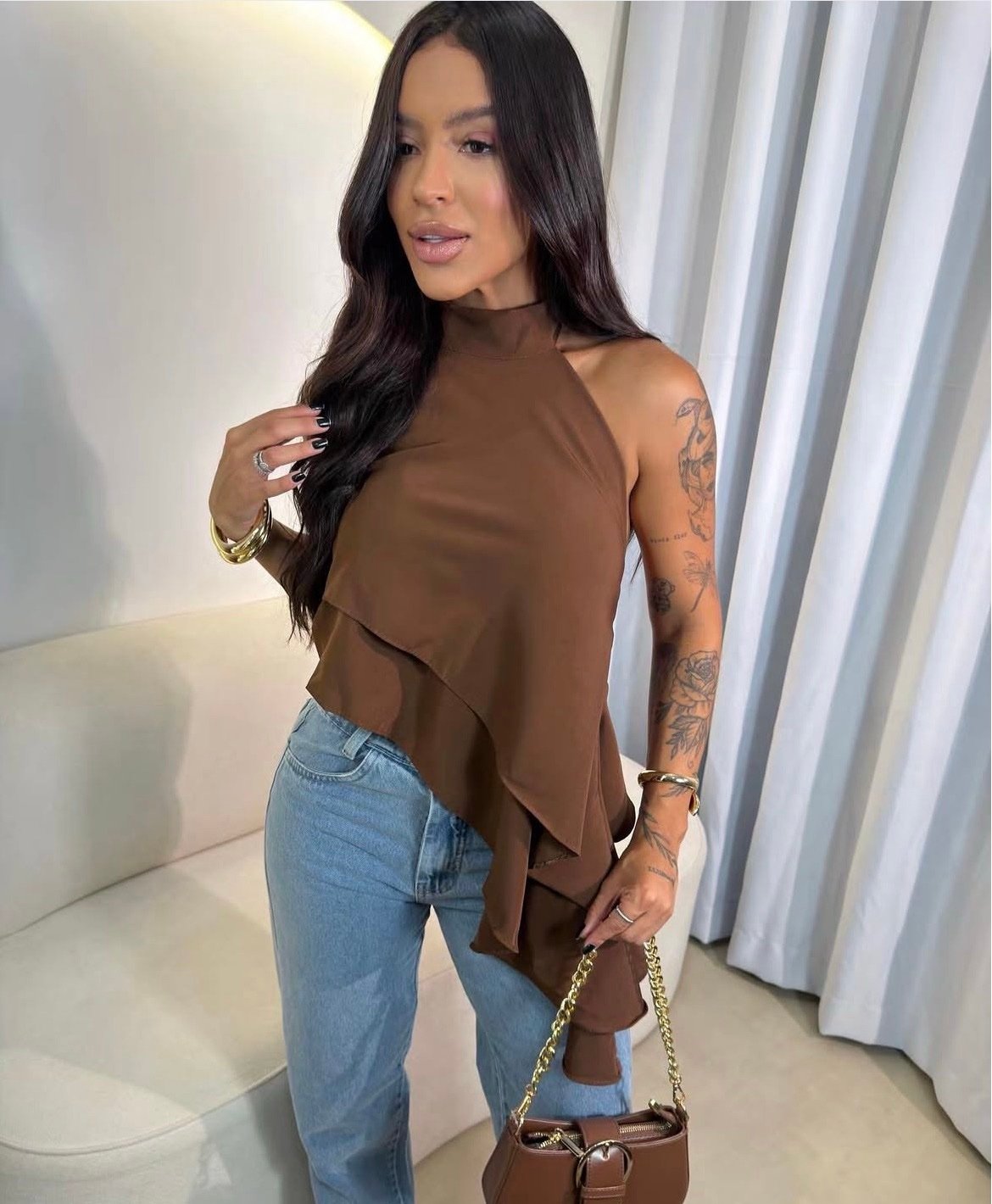 2116 Blusa cropped bata gola alta assimétrica babado - Imagem 4